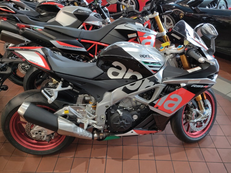 Aprilia rsv4 Factory