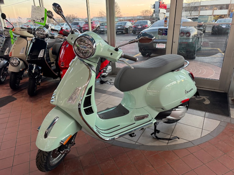 2024 VESPA GTS 300